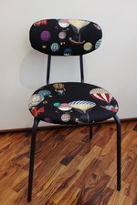 Sedia realizzata con tessuto