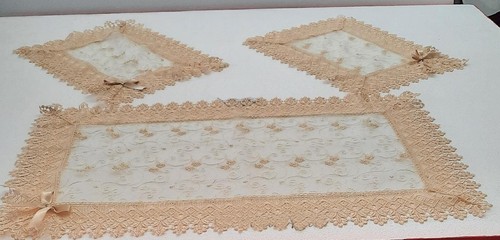 Tris centrini pezzi - centrini, 3