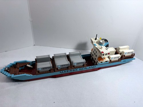Lego sculptures nave - lego,