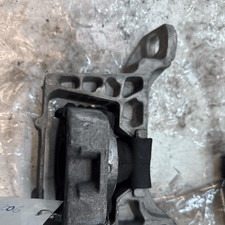Supporto elastico lat. sup. motore  FORD FOCUS (CB4) 1.6 TDCi DPF (80Kw) Ber.