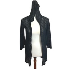 Cardigan nero aperto davanti