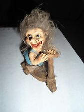 TROLL SU TRICICLO - h. 9 cm