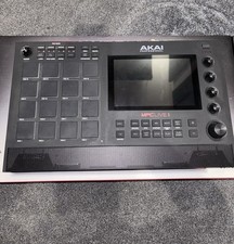 Akai Professional MPC Live II 7" (2GB, Quad-core ARM, 16GB SATA)+STAND