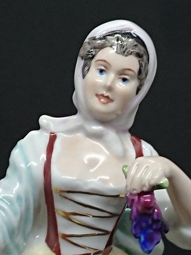 Bambola statuina porcellana