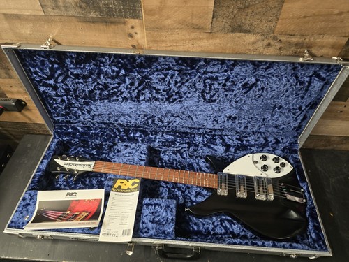 Rickenbacker 350 v63 jet - rickenbacker,