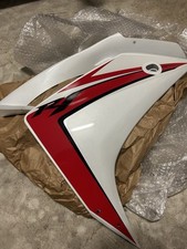 CARENA DX YAMAHA R1 2007 BIANCA ROSSA  ORIGINALE.  Piccolo Difetto