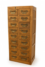 Armadio antico stile farmacia