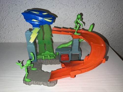 Hot wheels alien attack - wheels,