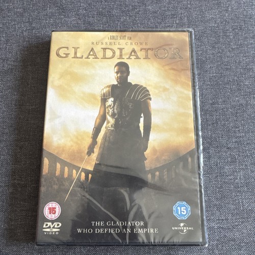 Gladiator - (russell, 2000)