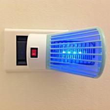 Lampada Fulmina Zanzare + Luce