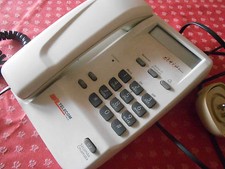 Telefono tavolo bianco con - telefono,