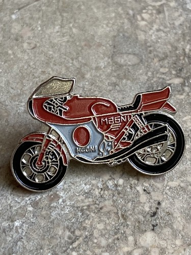Pin magni augusta moto - pin’s,