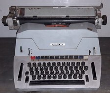MACCHINA DA SCRIVERE VINTAGE OLIVETTI  ELETTRICA  LETTERA  84