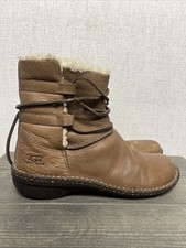 Stivaletti stringati UGG