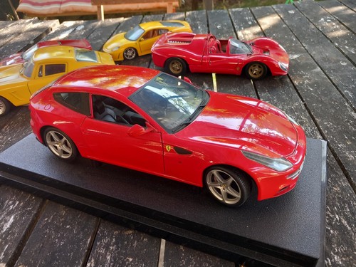 Ferrari hot wheels 18 - ff, 1/18