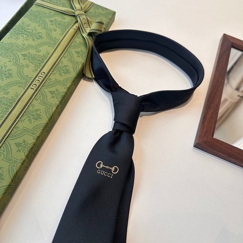 Autentica cravatta gucci - autentica,