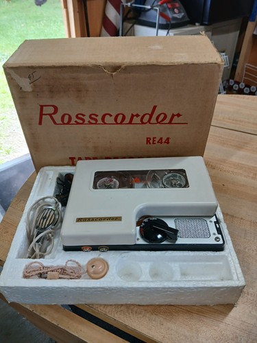 Vecchio registratore nastro - registratore, a