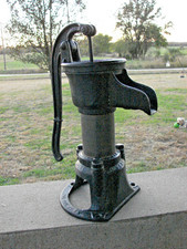 Myers antica pompa per pozzi