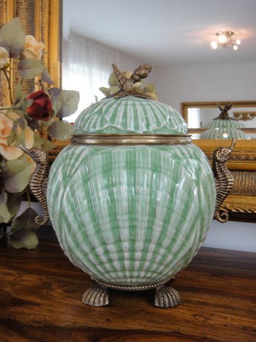 Vaso con coperchio - , porcellana