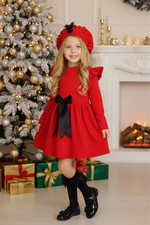 Abito rosso con dettaglio