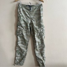 Pantaloni mimetici cargo