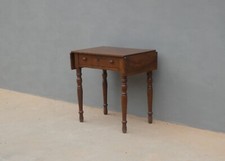 Tavolino scrittoio con bandelle laterali in noce e un cassetto frontale, '900