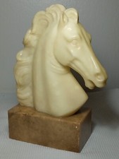 Scultura di testa di cavallo in alabastro scolpita a mano Vintage