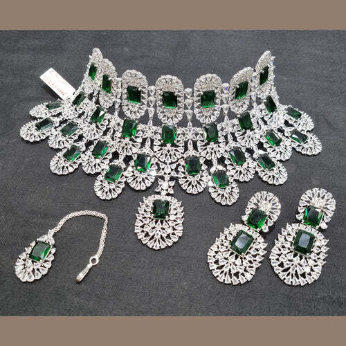 Set orecchini collana