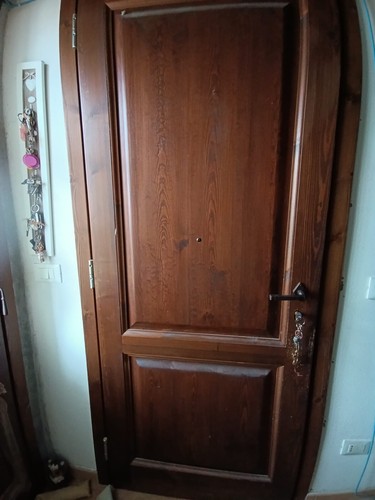 Porta legno massello - in,