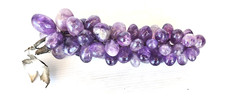 Grappolo d’uva con foglia, realizzato in pietre minerali quarzo, colore viola -