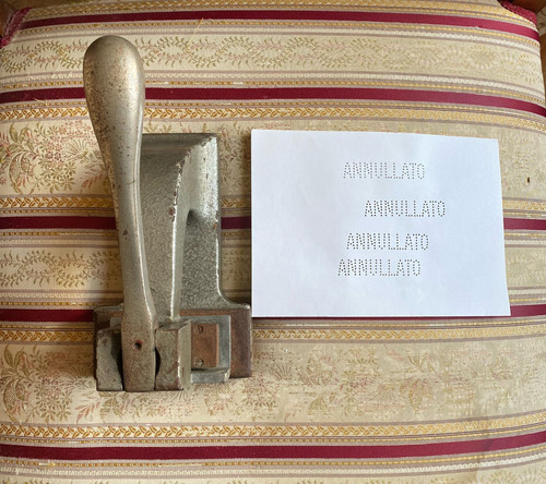 Antico timbro secco - timbro, scritta