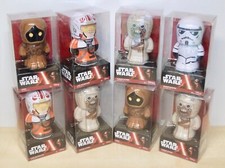 Coppia di giocattoli di latta