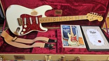 Relic Stratocaster Robin