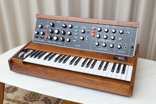 Moog minimoog model 2016 - d,