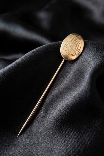 Spilla bastone monogramma