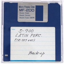 Floppy disk formato Akai S-900