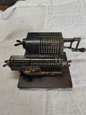 Calcolatrice meccanica a