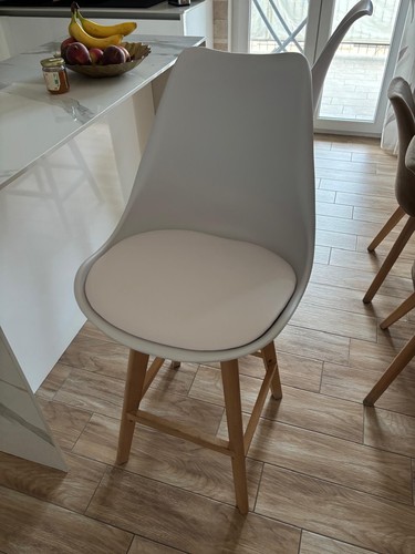 Coppia sgabelli bianchi - di,