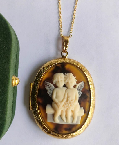 Collana medaglione ritratto