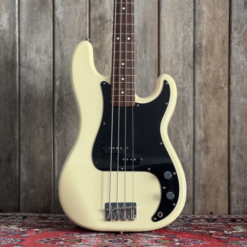 Prévente fender precision - :,