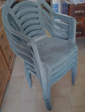 4 SEDIE IN PLASTICA VERDI CON