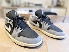 Jordan 1 Low SE grigio fumo