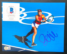 BELINDA BENCIC FOTO FIRMATA