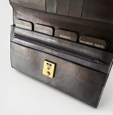 Autentica pochette da viaggio