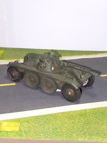 Dinky toys ebr panhard - toys,