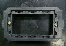 ORIGINALE 4703 SUPPORTO USATO SEMINUOVO BTICINO TICINO LIVING CLASSIC TELAIO