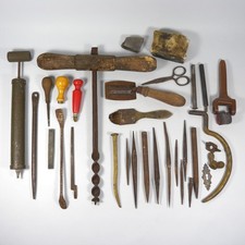 GRUPPO STOCK DI ANTICHI ATTREZZI UTENSILI DA LAVORO IN METALLO E LEGNO VINTAGE