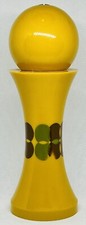 Macinapepe Mid-Century moderno, toscano giallo bachelite, TRE SPADE, Italia