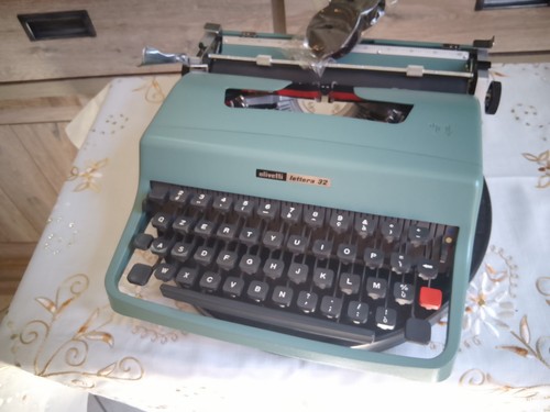 Macchina scrivere olivetti - da,