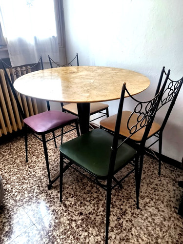 Tavolino e 4 sedie - da,